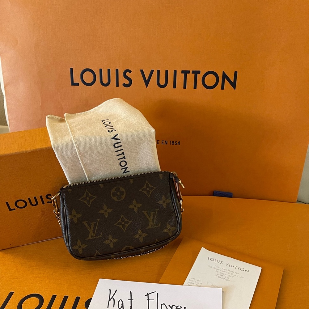 SOLD!!!!! Authentic LV Mini Pochette